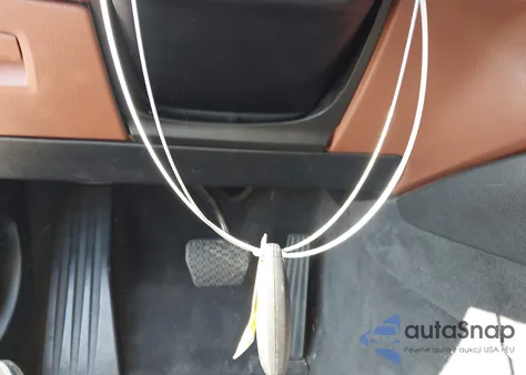 2013 BMW 528 z USA, uszkodzony, nr VIN WBAXG5C53DD233641